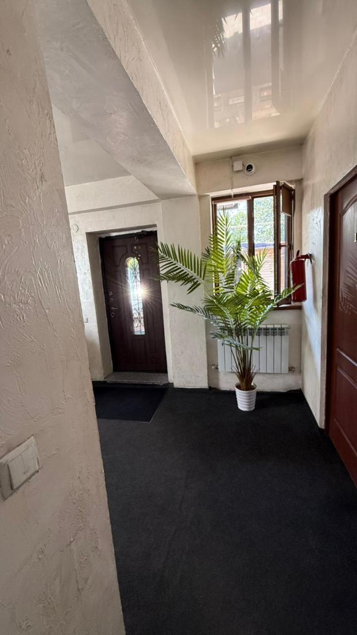 Hotel Пана à Almaty Extérieur photo